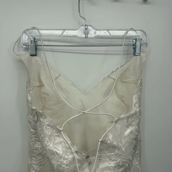 Liv Foster Reese Embroidered White Floral Lace Long Bridal Dress Beaded  Size 8 - www.toquedesaborminas.com.br